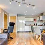 Roomzzz Headingley Leeds (West Yorkshire)