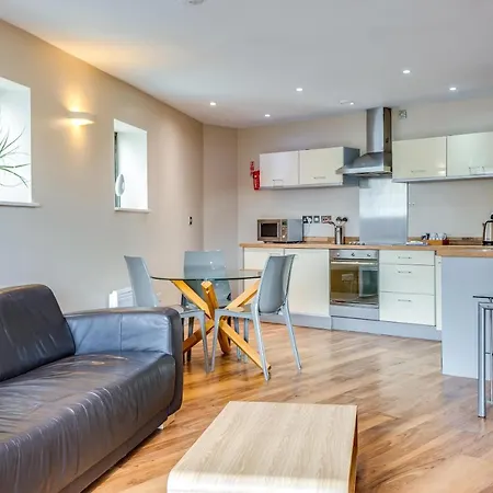 Roomzzz Leeds Headingley 公寓式酒店 利兹
