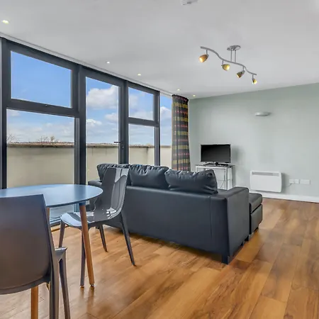 Roomzzz Headingley 4*