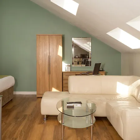 Roomzzz Headingley לידס