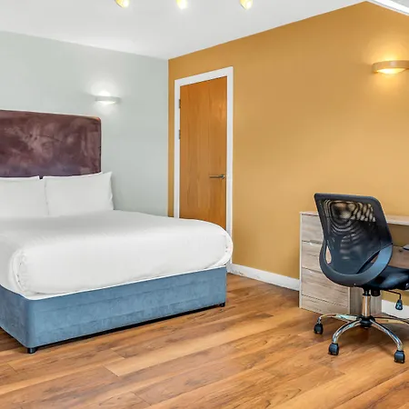 Aparthotel Roomzzz Headingley