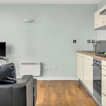 Roomzzz Headingley 公寓式酒店 利兹