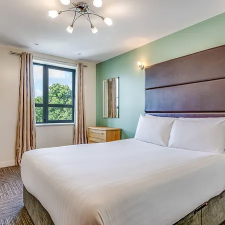 公寓式酒店 Roomzzz Headingley 利兹