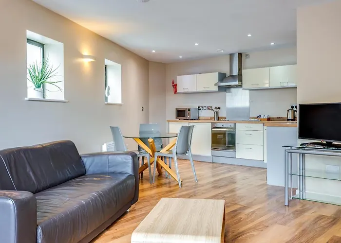 Roomzzz Headingley شقة فندقية ليدز