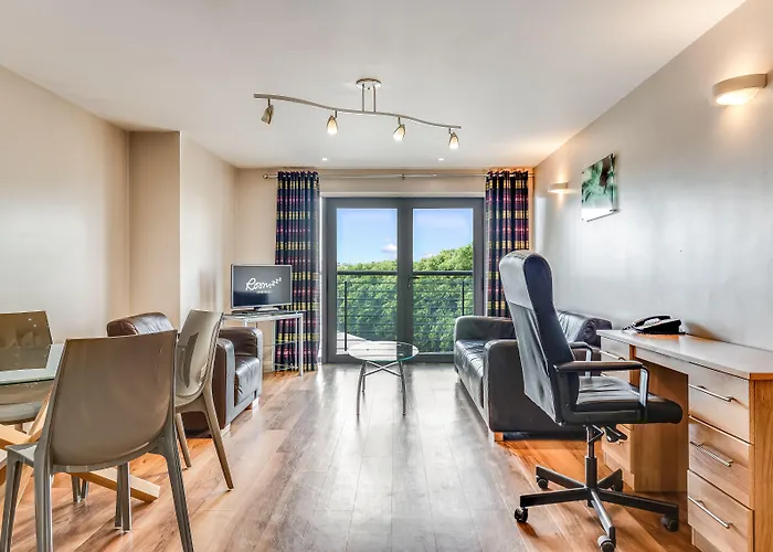 Roomzzz Headingley شقة فندقية ليدز