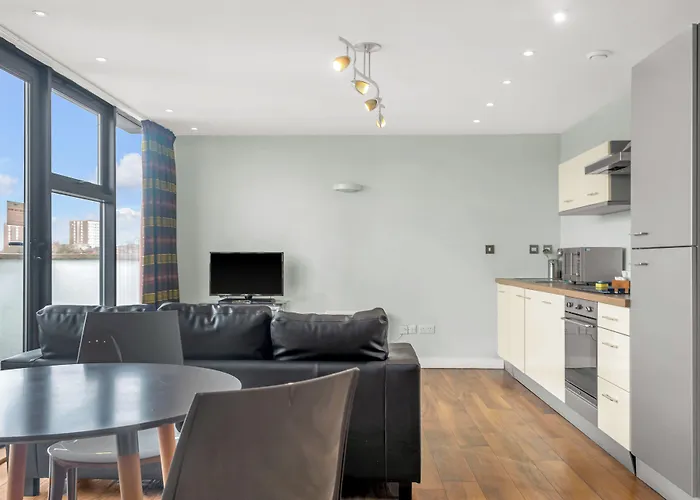 Roomzzz Headingley ليدز