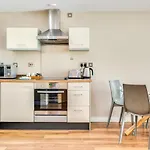 Roomzzz Headingley