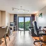 Roomzzz Headingley شقة فندقية ليدز