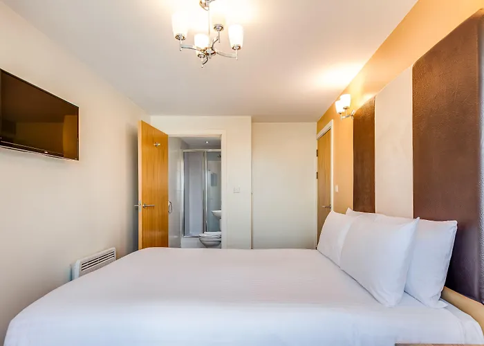 Апарт-отель Roomzzz Headingley Лидс