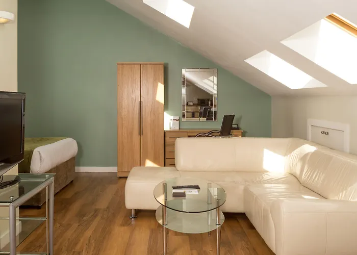 Roomzzz Headingley Лидс