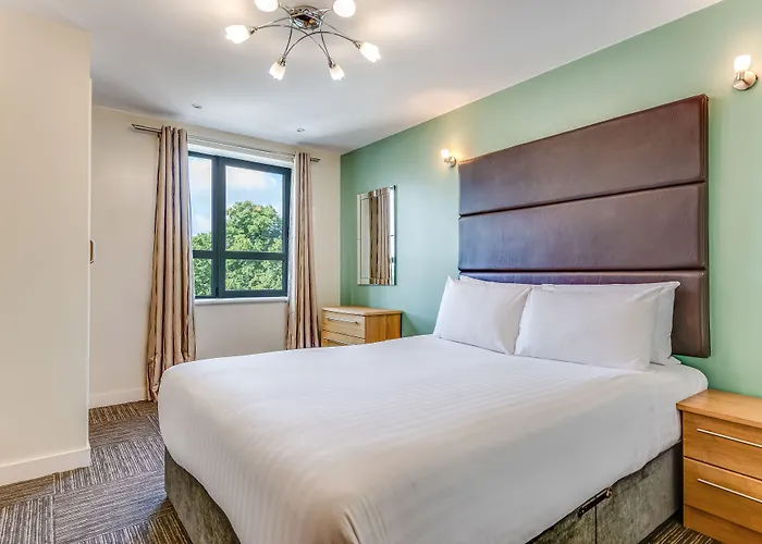 Апарт-отель Roomzzz Headingley Лидс