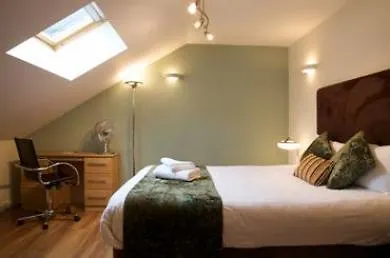 Апарт-готель Roomzzz Leeds Headingley Лідс