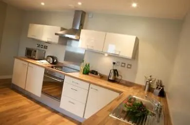 Апарт-готель Roomzzz Leeds Headingley
