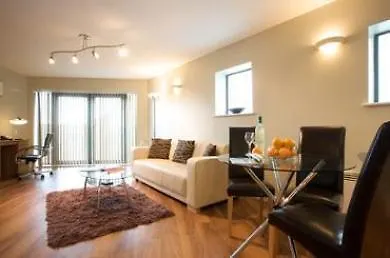 Roomzzz Leeds Headingley Лідс