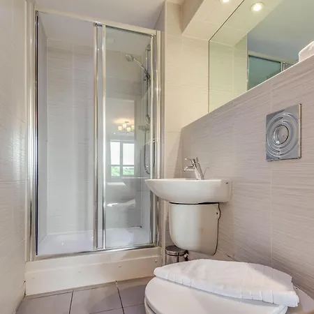 Roomzzz Leeds Headingley Апарт-готель
