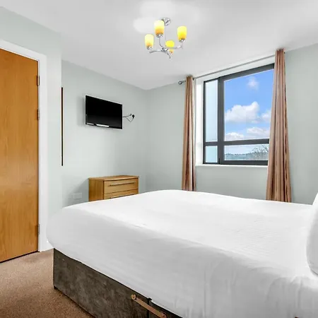 Roomzzz Leeds Headingley Апарт-готель Лідс