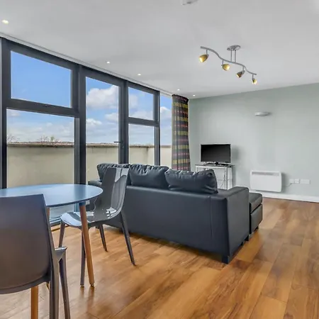 Roomzzz Leeds Headingley 4* Лідс